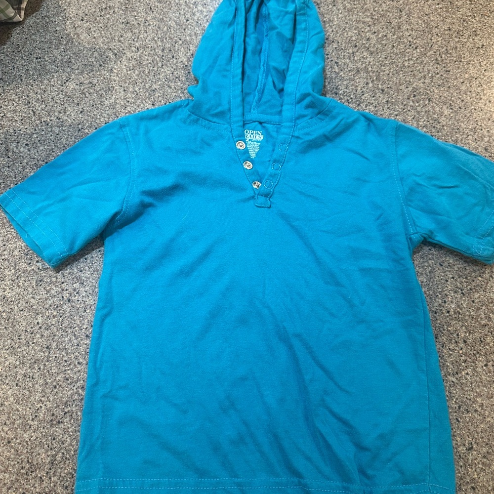Boys 4/5 hooded shirt